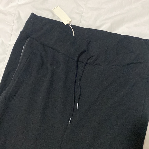 NWT mens sovereign code joggers with zipper detail and faux leather pocket - Picture 4 of 5